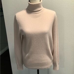 Neiman Marcus Cashmere Soft Pink Dusty Rose Turtleneck Size Large